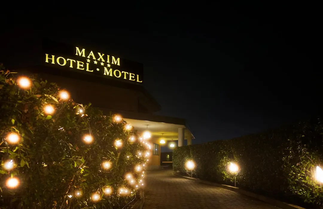 Hotel Maxim-1
